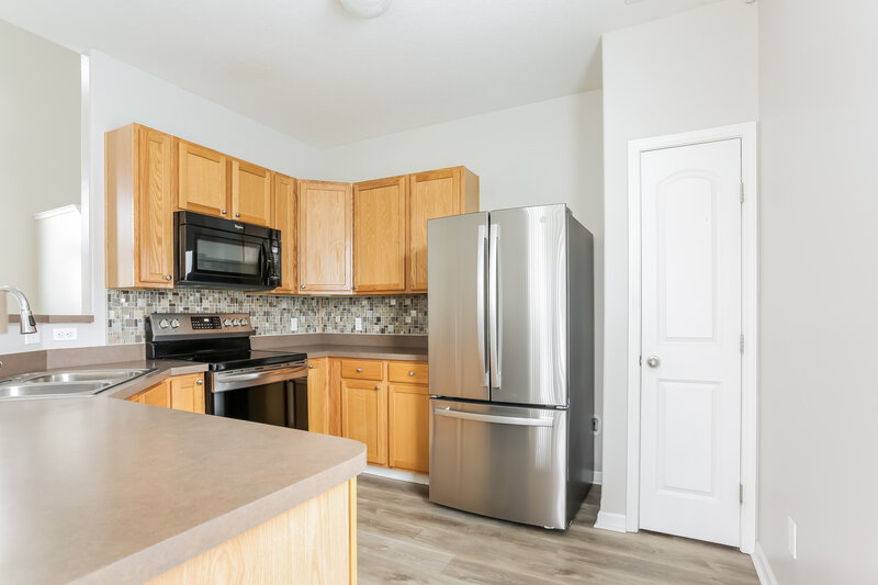 2,075/Mo, 7242 Rondeau Dr Reynoldsburg, OH 43068 Kitchen View