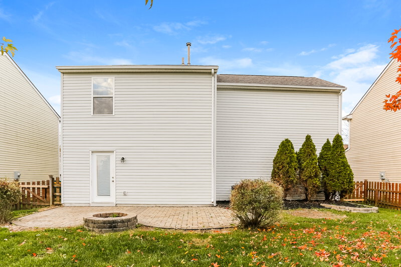 2,120/Mo, 8039 Beardsley Ave Blacklick, OH 43004 Rear View