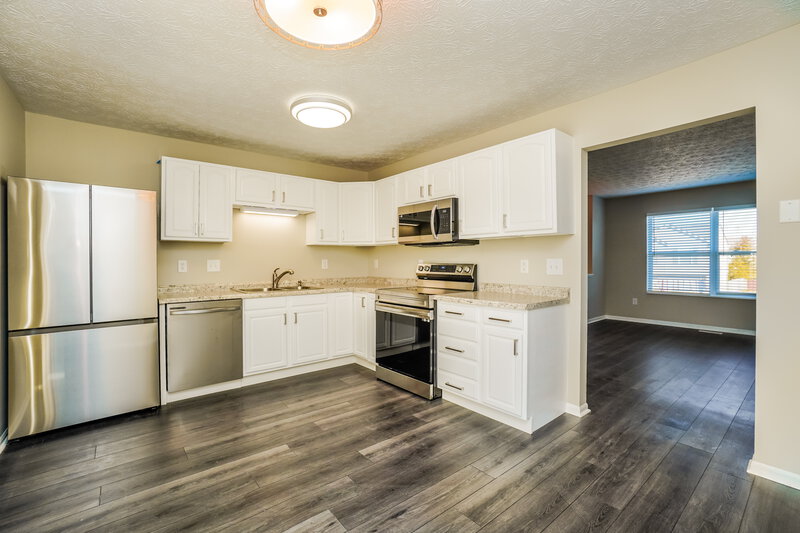 1,905/Mo, 1365 Randan Dr Columbus, OH 43207 Kitchen View