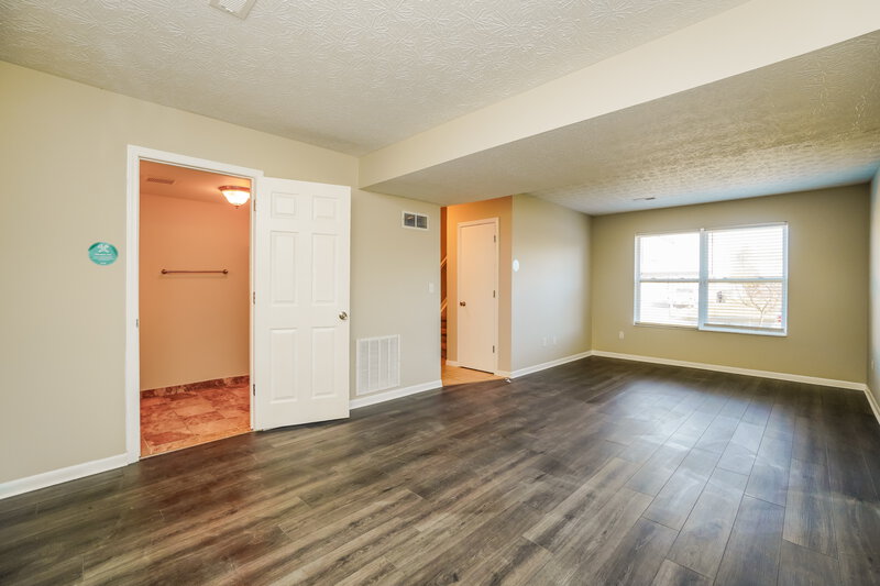 1,905/Mo, 1365 Randan Dr Columbus, OH 43207 Family Room View