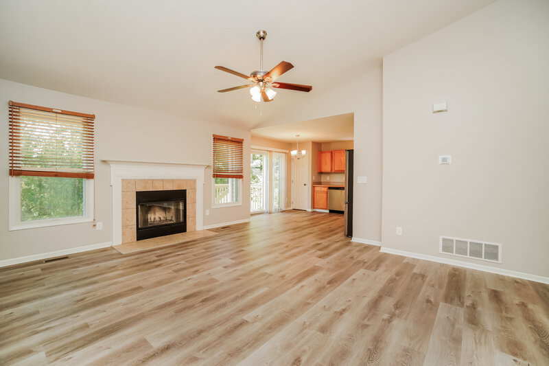 1,750/Mo, 1891 Brandigen Ln Columbus, OH 43228 Living Room View 2