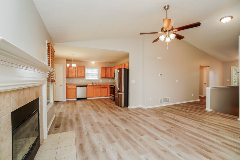 1,750/Mo, 1891 Brandigen Ln Columbus, OH 43228 Living Room View 3