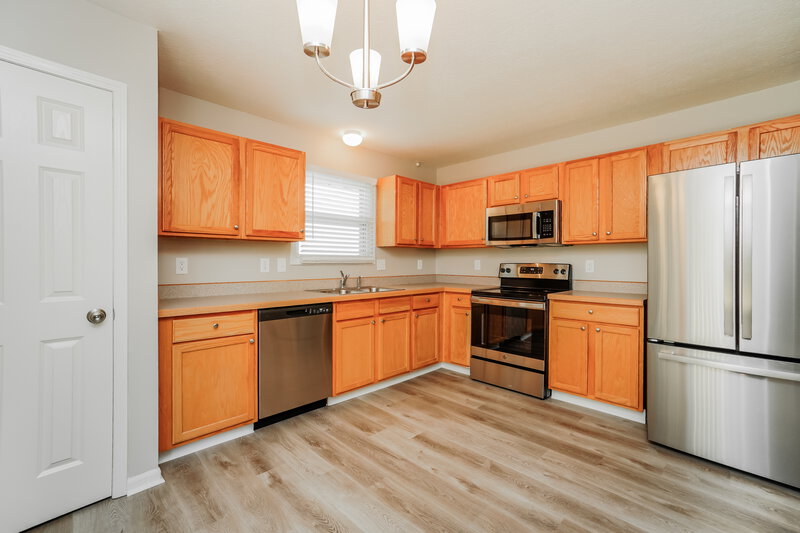 1,750/Mo, 1891 Brandigen Ln Columbus, OH 43228 Kitchen View 2