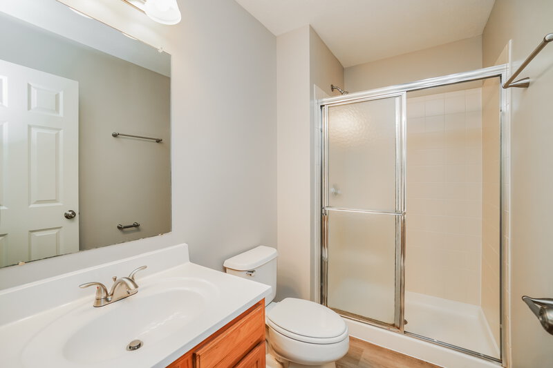 1,750/Mo, 1891 Brandigen Ln Columbus, OH 43228 Main Bathroom View