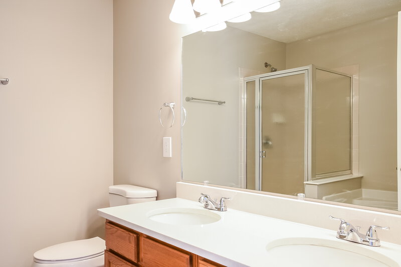 2,230/Mo, 5347 Dietrich Ave Orient, OH 43146 Main Bathroom View