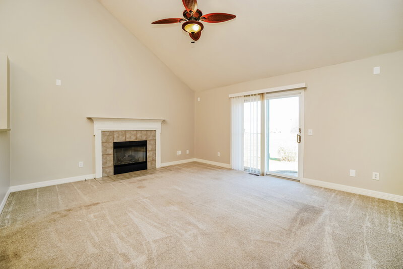 2,355/Mo, 718 Orwell St Lithopolis, OH 43136 Living Room View
