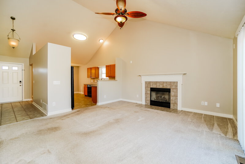 2,355/Mo, 718 Orwell St Lithopolis, OH 43136 Living Room View 2