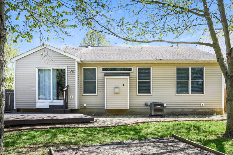 2,215/Mo, 6693 Laburnum Dr Canal Winchester, OH 43110 Rear View