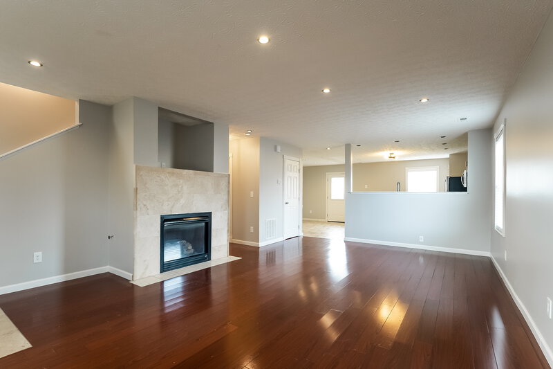 2,095/Mo, 5425 Englecrest Dr Canal Winchester, OH 43110 Living Room View