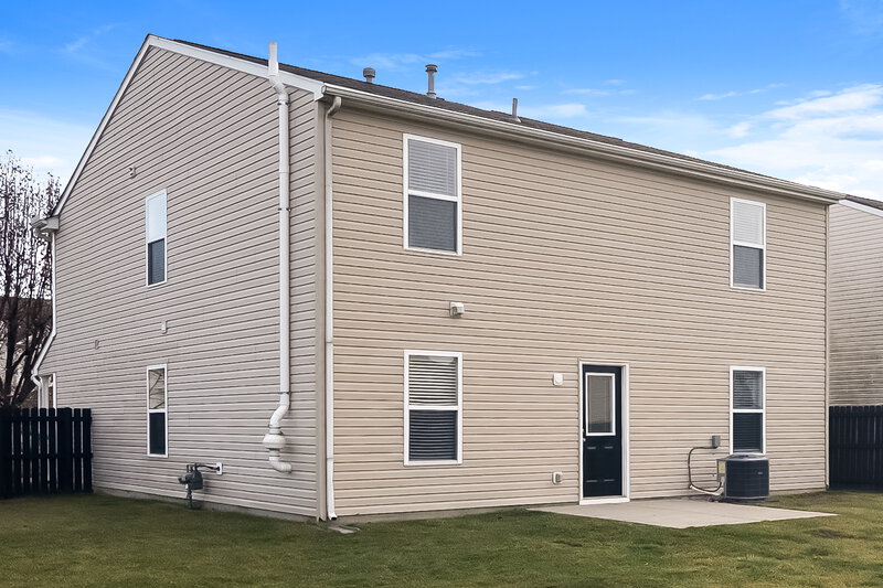 2,095/Mo, 5425 Englecrest Dr Canal Winchester, OH 43110 Rear View