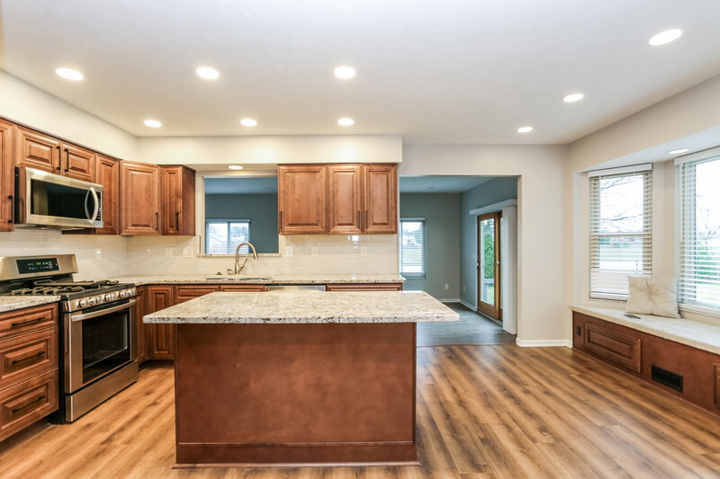 2,380/Mo, 6801 Fallon Ln Canal Winchester, OH 43110 Kitchen View 3