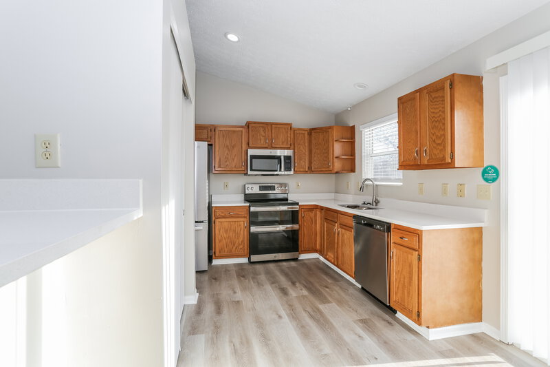 1,790/Mo, 3531 Rocky Rd Columbus, OH 43223 Kitchen View