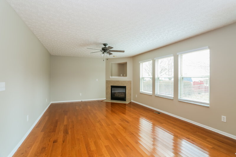 2,315/Mo, 5931 Rainwater Way Columbus, OH 43228 Living Room View