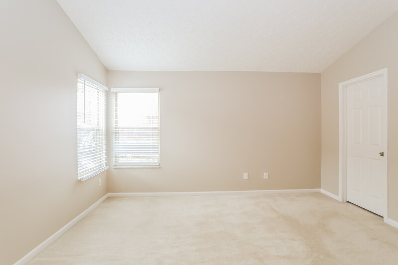 2,315/Mo, 5931 Rainwater Way Columbus, OH 43228 Main Bedroom View 2