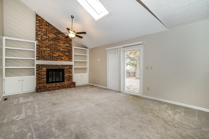 2,700/Mo, 11582 Eddington Ave Pickerington, OH 43147 Family Room View
