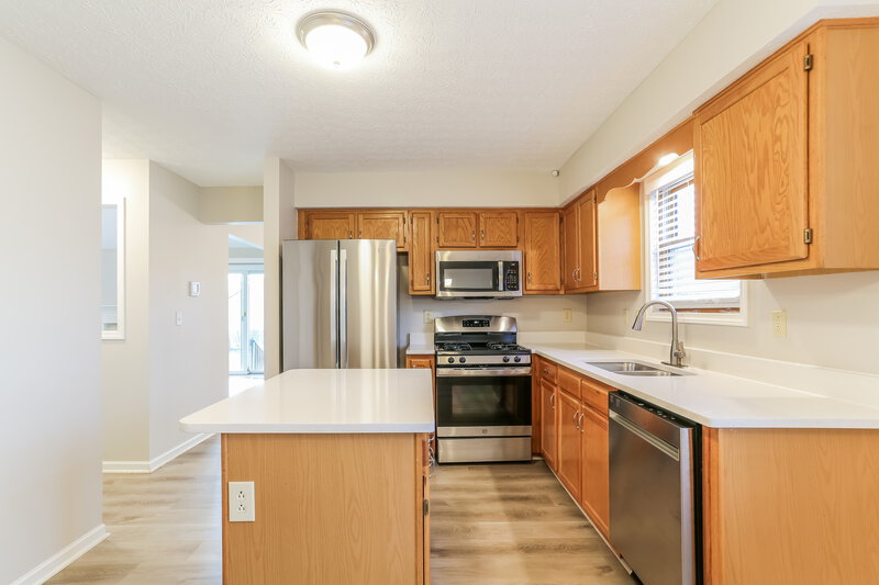 2,405/Mo, 35 Gayle Dr Pickerington, OH 43147 Kitchen View 2