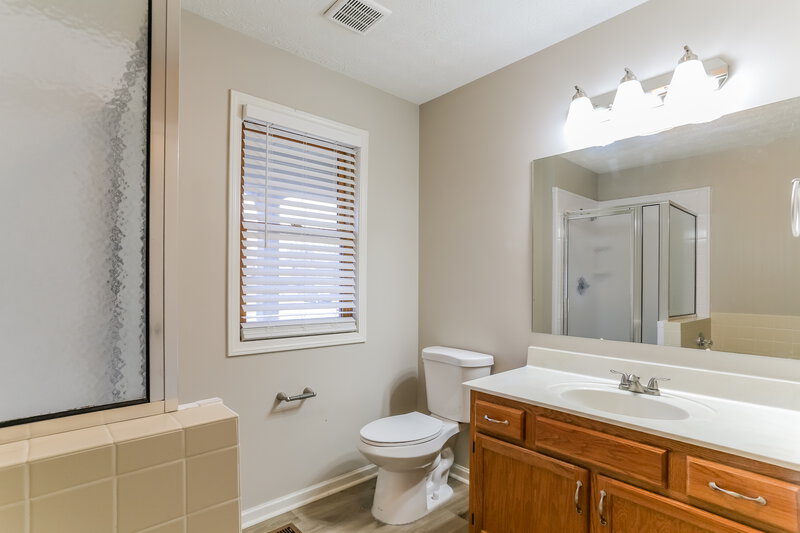2,405/Mo, 35 Gayle Dr Pickerington, OH 43147 Main Bathroom View