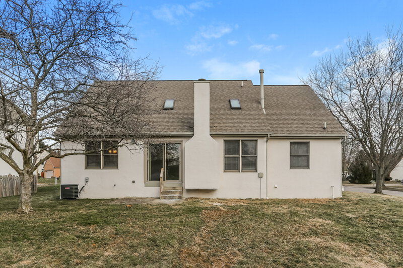 2,405/Mo, 35 Gayle Dr Pickerington, OH 43147 Rear View