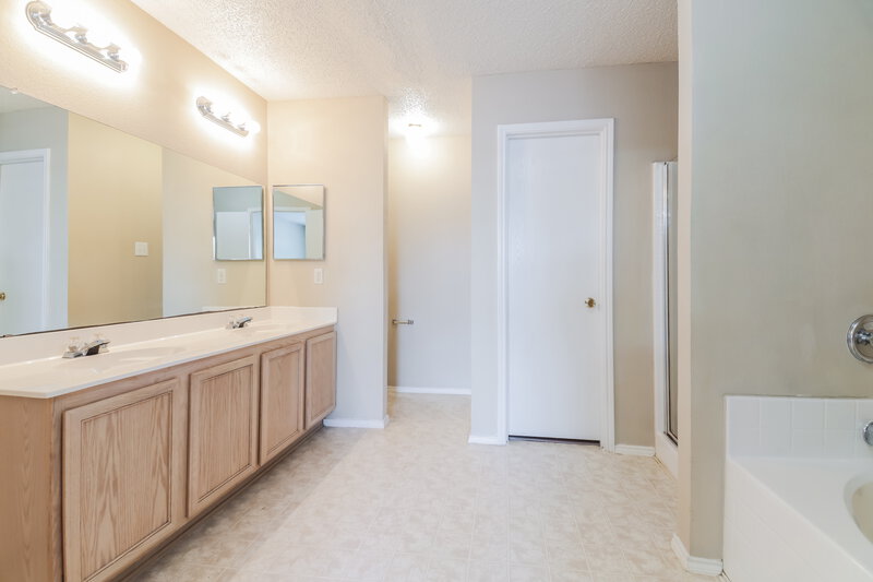 2,505/Mo, 2536 Timberbrook Trl McKinney, TX 75071 Main Bathroom View