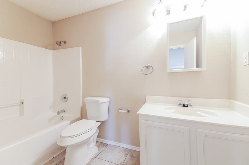 2,505/Mo, 2536 Timberbrook Trl McKinney, TX 75071 Bathroom View 2