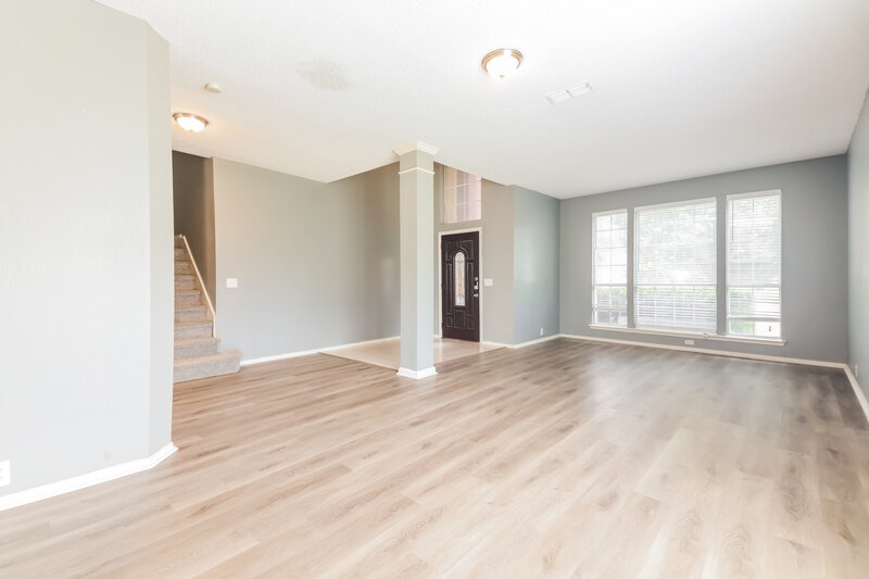 2,830/Mo, 774 Poplar Ct Lake Dallas, TX 75065 Living Room View 2