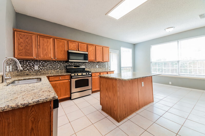 2,830/Mo, 774 Poplar Ct Lake Dallas, TX 75065 Kitchen View