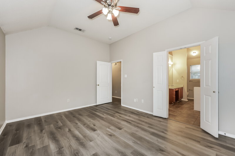 2,100/Mo, 3017 Morning Dove Ln Midlothian, TX 76065 Main Bedroom View 2