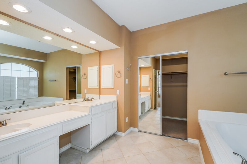 2,800/Mo, 2680 Hillside Dr Highland Village, TX 75077 Main Bathroom View