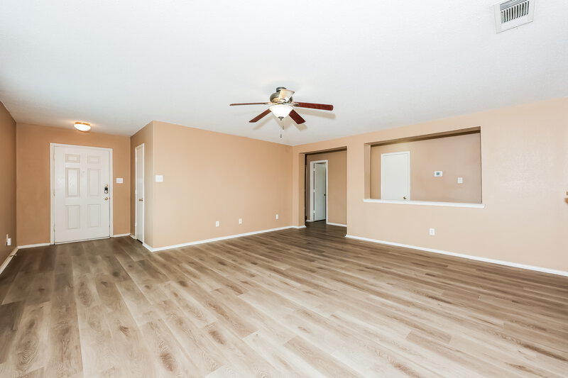 2,040/Mo, 1324 Burleson St Cedar Hill, TX 75104 Living Room View 2