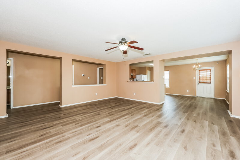 2,040/Mo, 1324 Burleson St Cedar Hill, TX 75104 Living Room View 3
