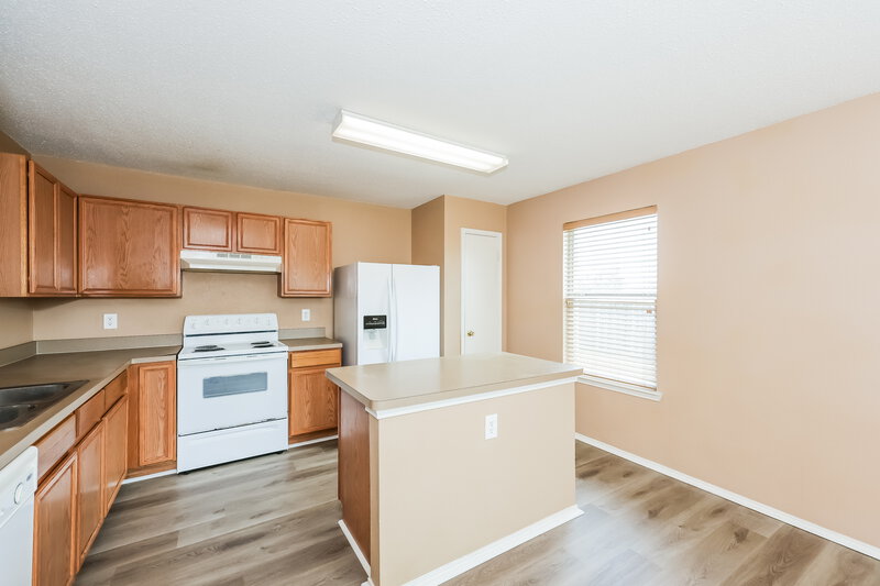 2,040/Mo, 1324 Burleson St Cedar Hill, TX 75104 Kitchen View 2