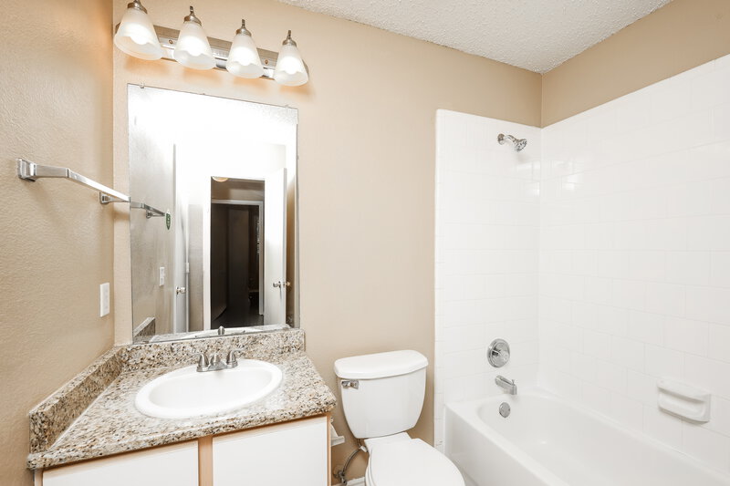 1,845/Mo, 1117 Greenbend Dr Denton, TX 76210 Bathroom View