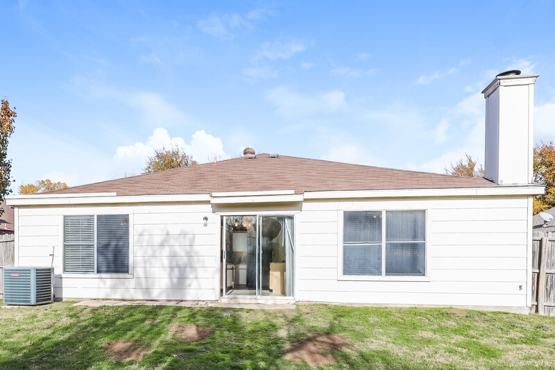 1,845/Mo, 1117 Greenbend Dr Denton, TX 76210 Rear View