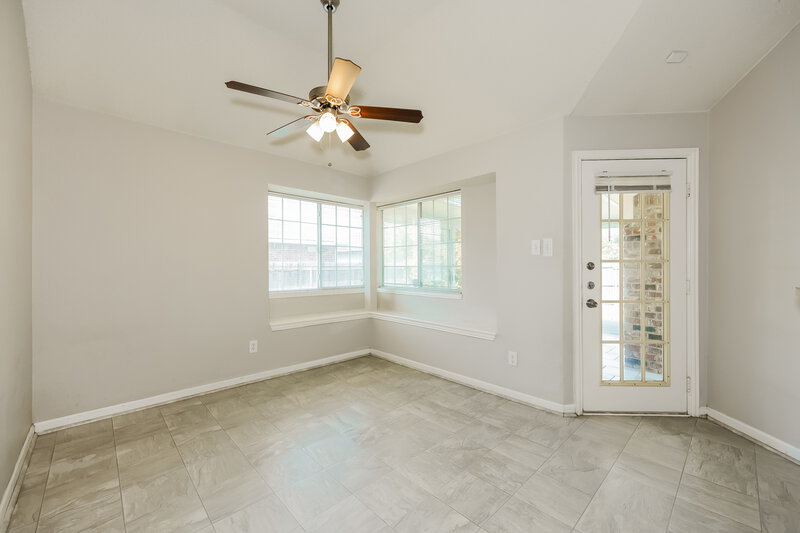 2,150/Mo, 5017 Eastcreek Dr Arlington, TX 76018 Dining Room View