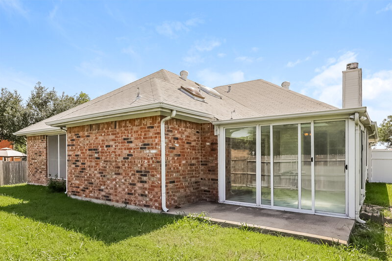 2,150/Mo, 5017 Eastcreek Dr Arlington, TX 76018 Rear View