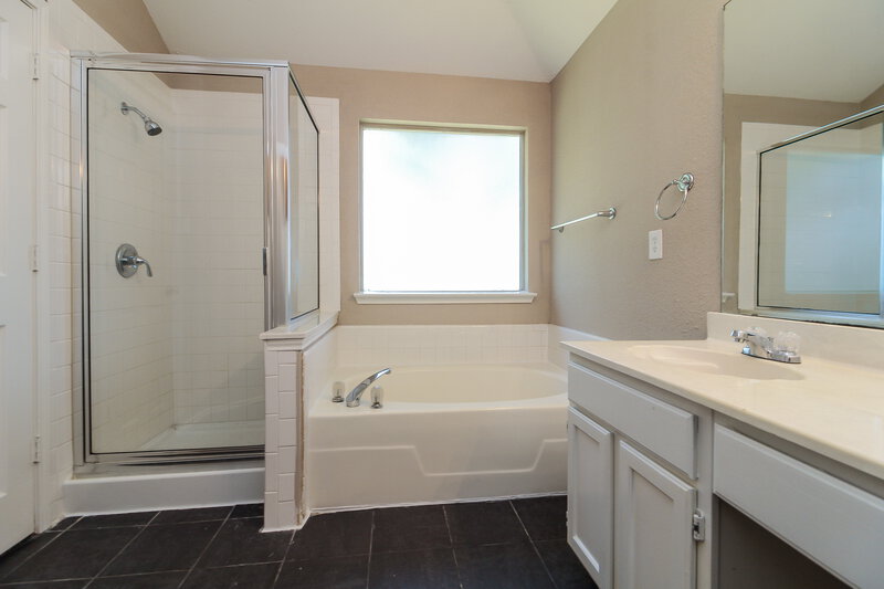 1,870/Mo, 2805 Brookway Dr Mesquite, TX 75181 Bathroom View