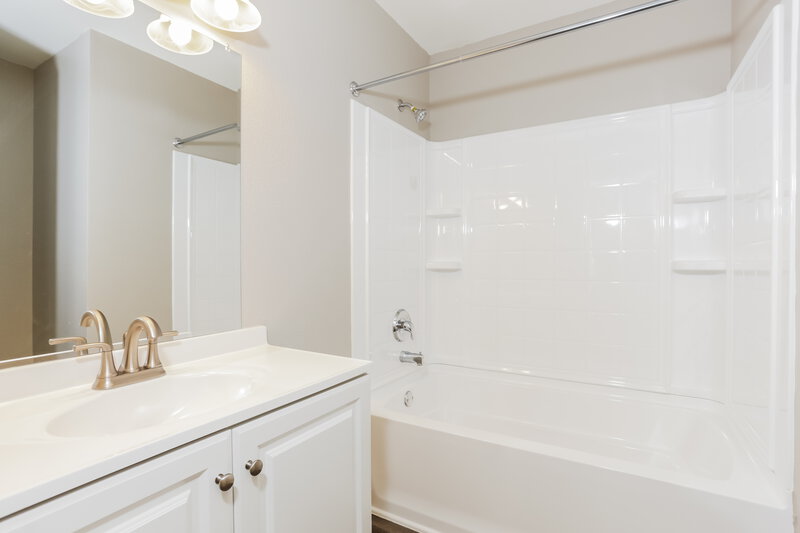 2,910/Mo, 9104 Old Clydesdale Dr Fort Worth, TX 76123 Bathroom View