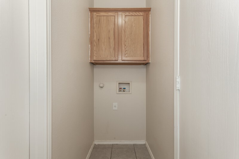 1,825/Mo, 10436 Fossil Hill Dr Fort Worth, TX 76131 Laundry Room View
