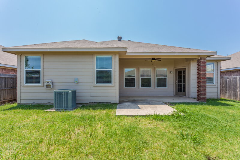 1,825/Mo, 10436 Fossil Hill Dr Fort Worth, TX 76131 Rear View