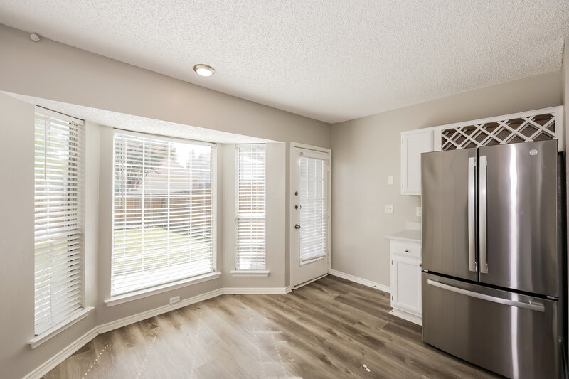 2,380/Mo, 1507 Chapman St Cedar Hill, TX 75104 Kitchen View 2