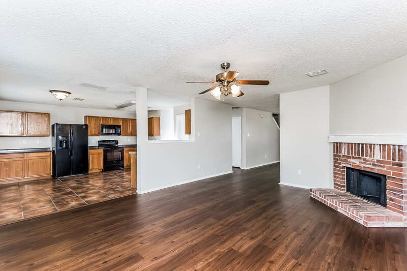 2,500/Mo, 3908 Golden Horn Ln Fort Worth, TX 76123 Living Room View 2