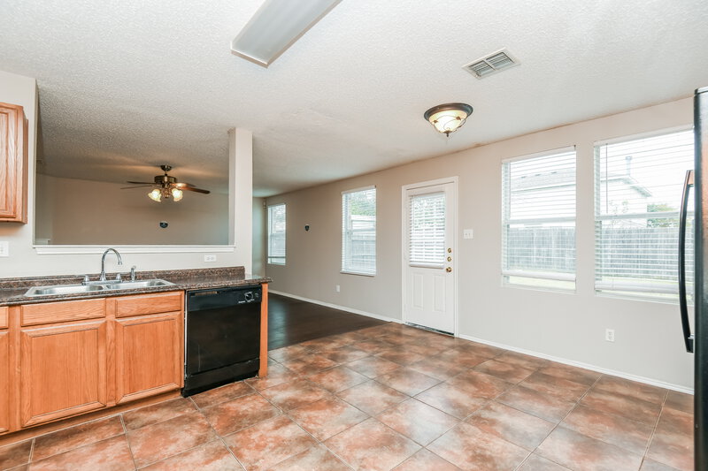 2,370/Mo, 3908 Golden Horn Ln Fort Worth, TX 76123 Kitchen View 3