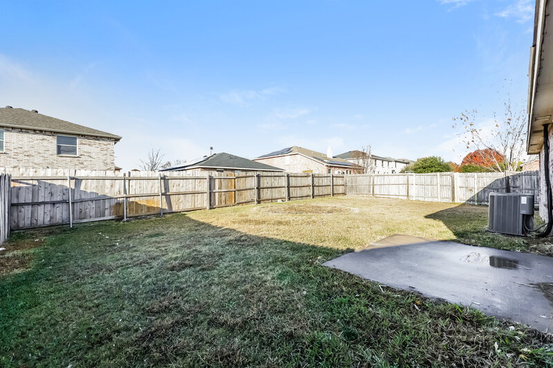 2,240/Mo, 8410 River Bluffs Dr Arlington, TX 76002 Rear View