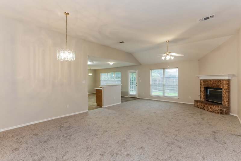 2,230/Mo, 7501 Fossil Garden Dr Arlington, TX 76002 Misc View 3