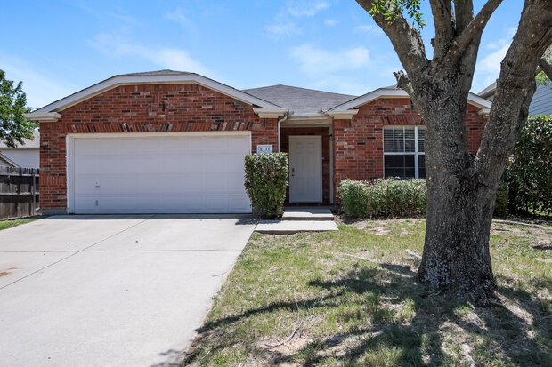 2,225/Mo, 8333 Orleans Ln Fort Worth, TX 76123