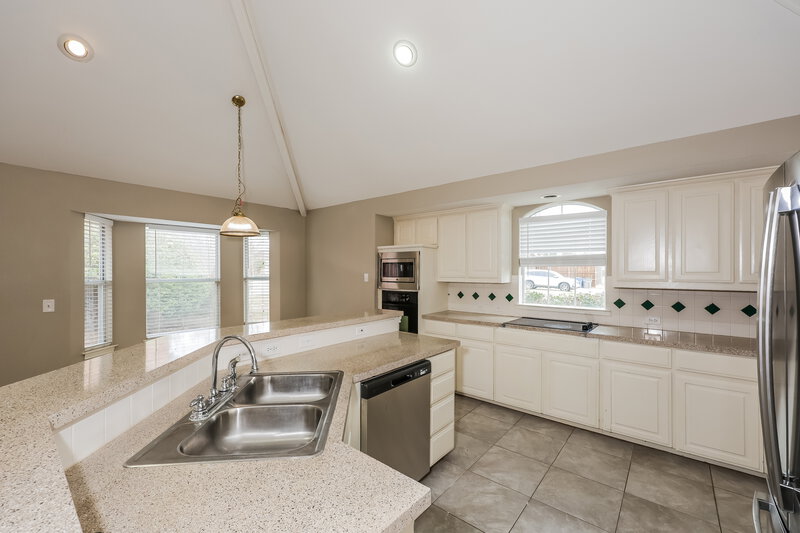 0/Mo, 317 Fountain Gate Dr Allen, TX 75002 Kitchen View