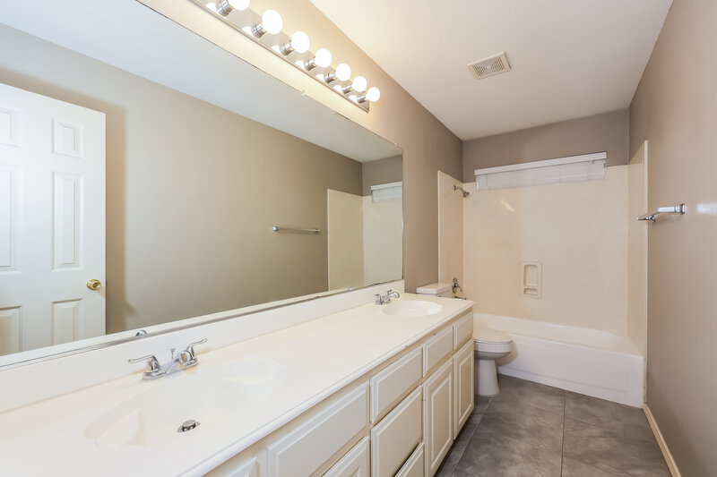 0/Mo, 317 Fountain Gate Dr Allen, TX 75002 Bathroom View