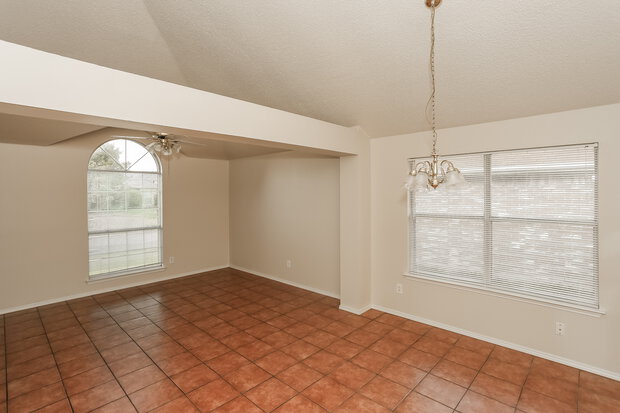 2,020/Mo, 909 Applewood Dr Cedar Hill, TX 75104 Family Room View