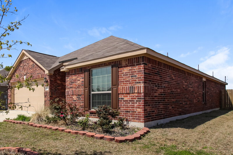 2,035/Mo, 4007 Lakeview Dr Sanger, TX 76266 Front View