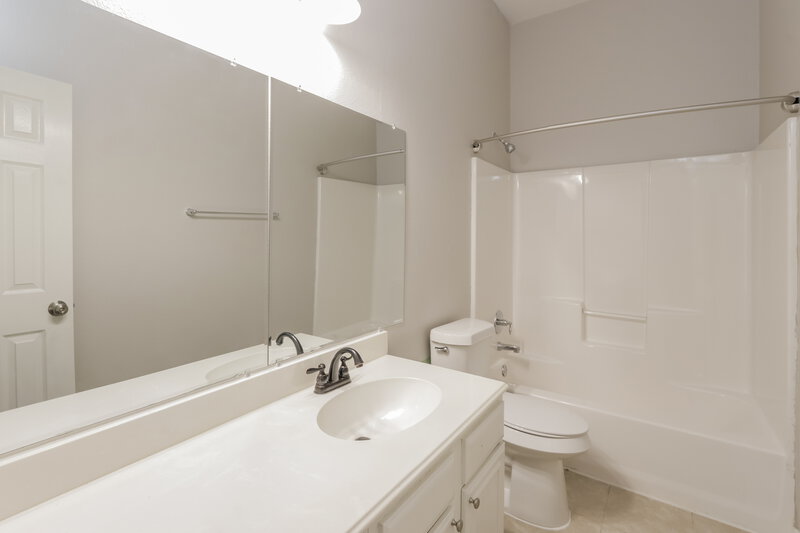 2,380/Mo, 205 S Chestnut St Forney, TX 75126 Bathroom View